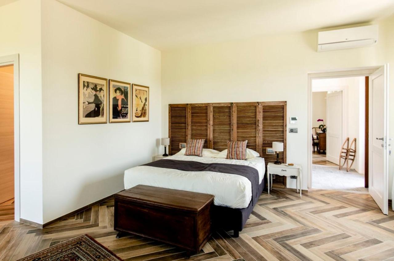 Le Vecchie Persiane - Bed & Breakfast Диано-д'Альба Экстерьер фото
