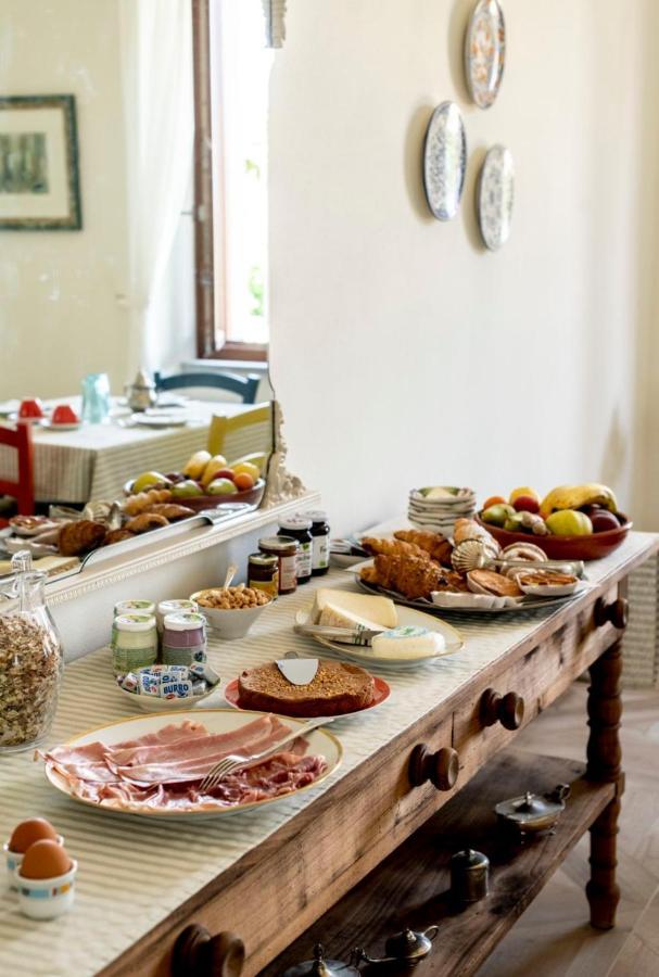 Le Vecchie Persiane - Bed & Breakfast Диано-д'Альба Экстерьер фото